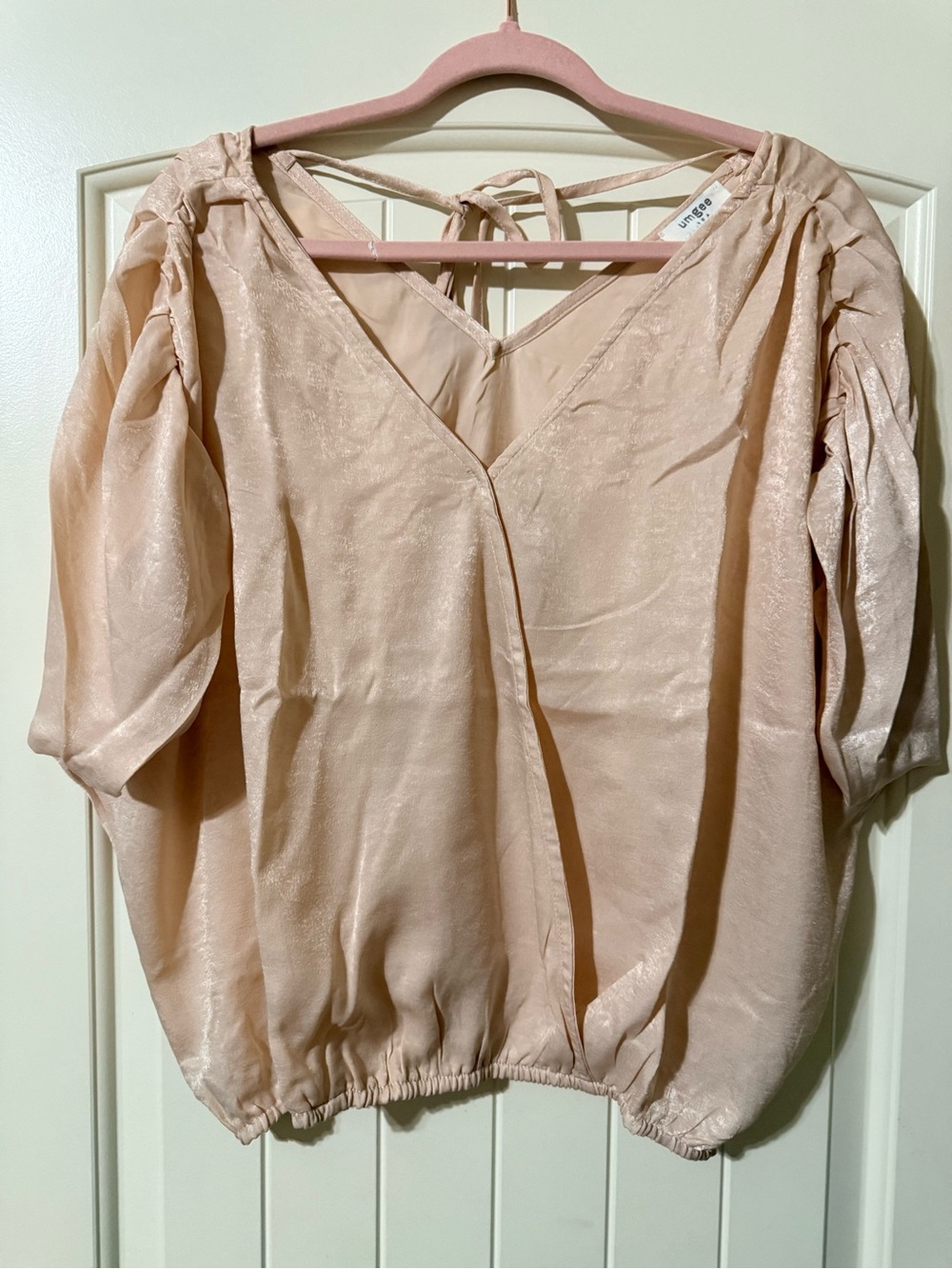 Umgee Blush Pink Satin V-Neck Puff Sleeve Blouse NWOT